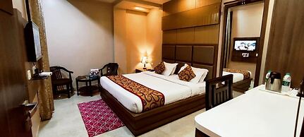 Hotel Ozas Grand