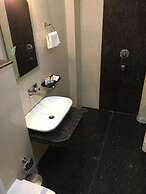 Hotel Ozas Grand