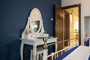 Gold and Blue Luxurious Apartment