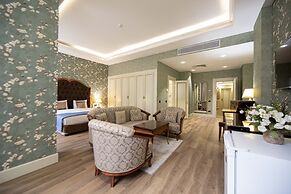 Sapphire Inn
