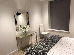 Kew Bridge Apartments