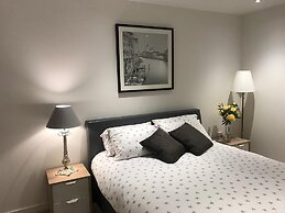 Kew Bridge Apartments