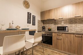 Big Central Metro Station Apartment 1