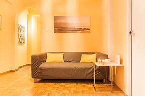 Big Central Metro Station Apartment 1