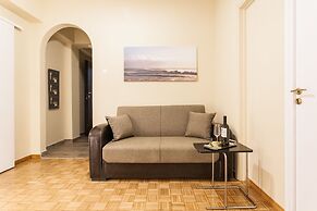 Big Central Metro Station Apartment 2