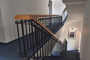 Fama Residence
