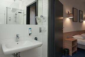 Fama Residence