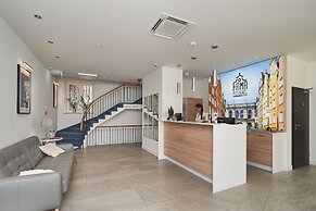 Fama Residence