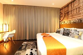 Hotel Gallery 67