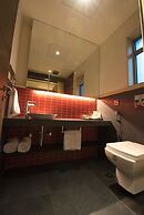 Hotel Gallery 67