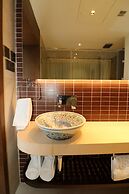 Hotel Gallery 67