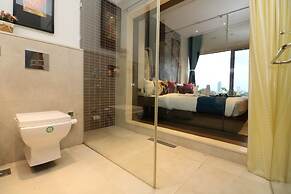Hotel Gallery 67
