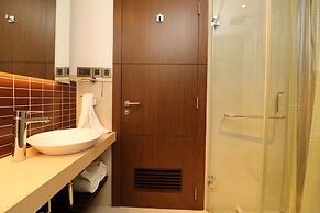 Hotel Gallery 67