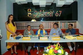 Hotel Gallery 67