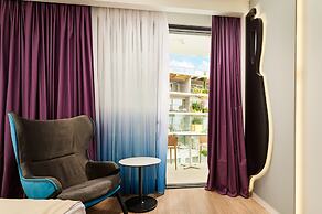 Amphora Hotel