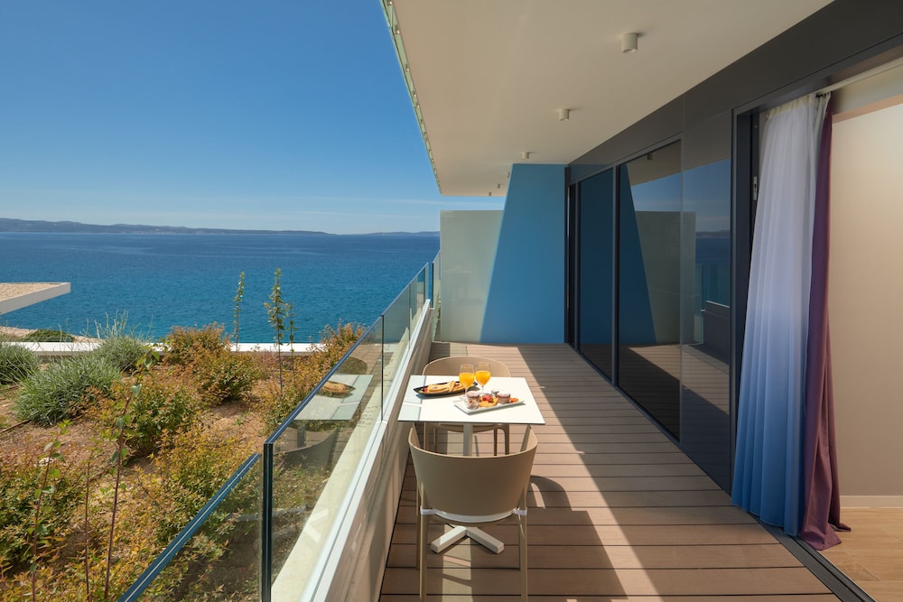 Amphora Hotel