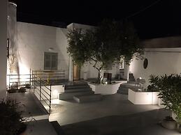 Amelot Art Suites