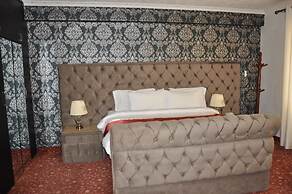 Elite Suites Hotel