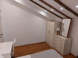 Apt Lavender on Nincevica St-1 BR Apt