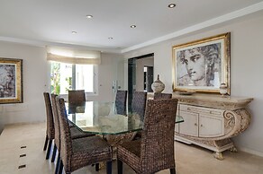 Exclusive 5star sea view villa Elviria