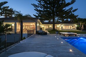 Exclusive 5star sea view villa Elviria