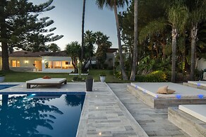 Exclusive 5star sea view villa Elviria