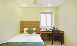 Itsy Hotels Jansi Residency