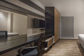 ROOM Hotel & Suites