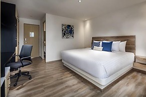 ROOM Hotel & Suites