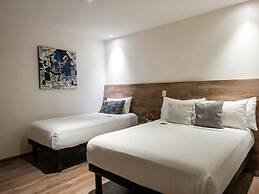 ROOM Hotel & Suites