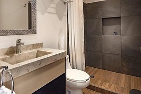 ROOM Hotel & Suites