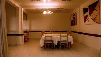 Okapi Hotel