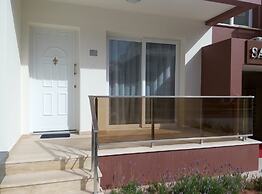 One Bedroom Apartment at Longbeach