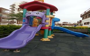 One Bedroom Apartment at Longbeach