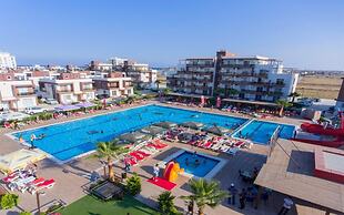 One Bedroom Apartment at Longbeach