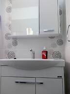 One Bedroom Apartment at Longbeach