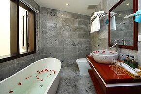 Threeway Riverside Villa