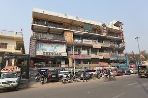 OYO 27864 Hotel Samrat