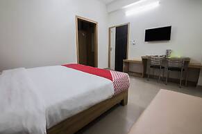 OYO 15700 Spectrum Residency