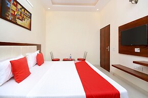 OYO 27061 Hotel Magnum