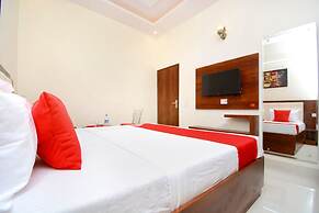OYO 27061 Hotel Magnum