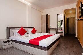 OYO 26206 Hotel Paras