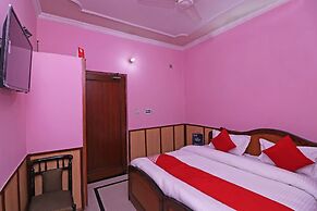 OYO 26906 Hotel Tarang