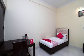 OYO 16109 Hotel Ayaan