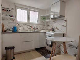 Homey 1-BR Apt