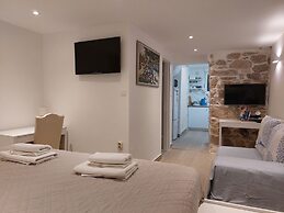 Homey 1-BR Apt