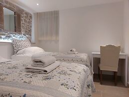 Homey 1-BR Apt