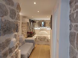 Homey 1-BR Apt