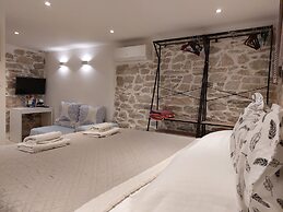 Homey 1-BR Apt