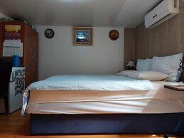Cozy En-suite Rm on Dumanica